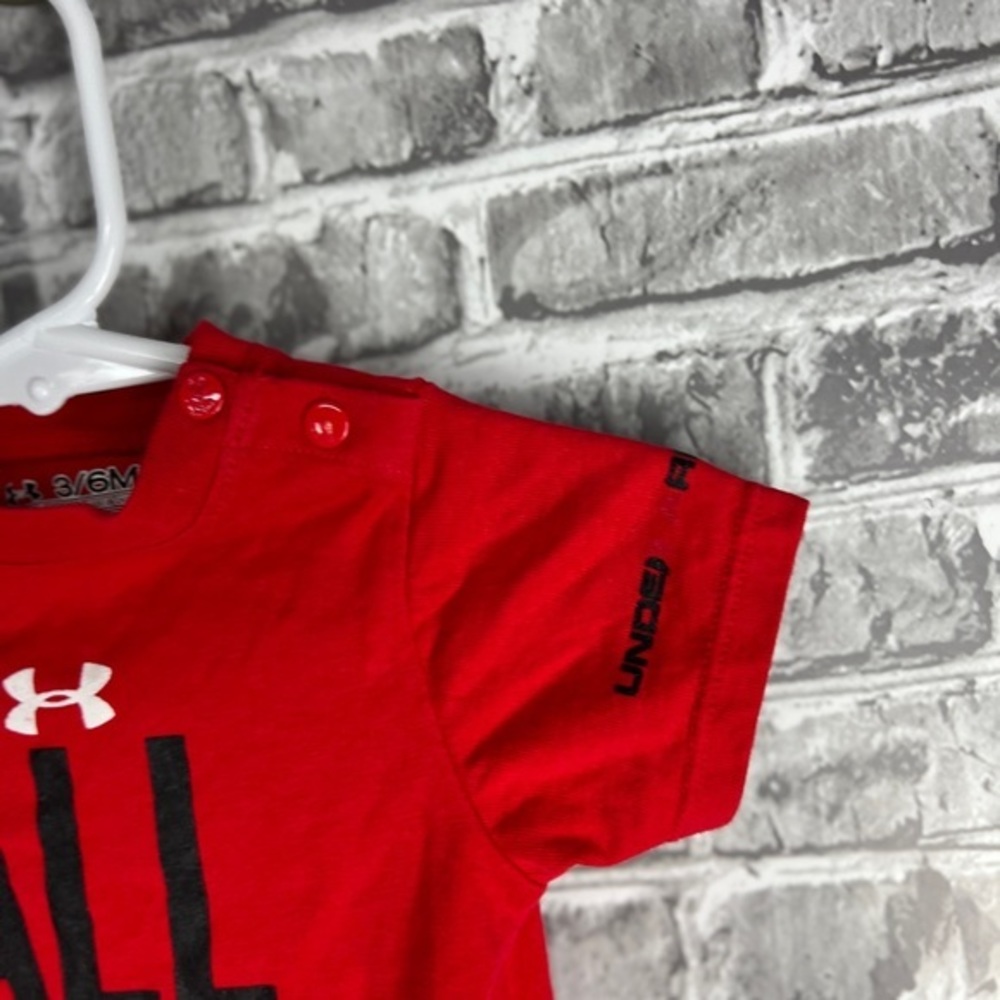 Under Armour‎ - Picture 3 of 7
